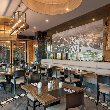 Hotel Radisson Blu Pera 5*