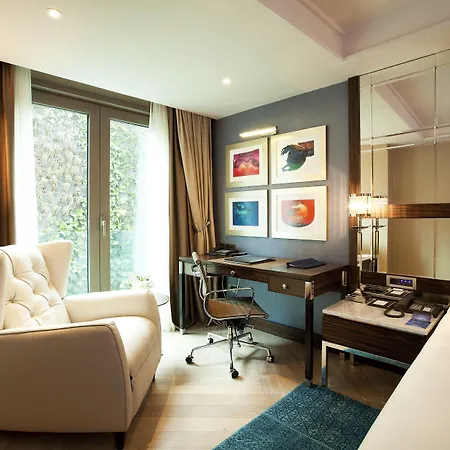 Hotel Radisson Blu Pera 5*