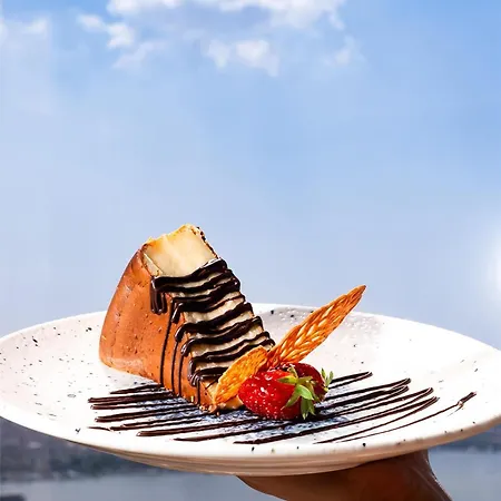 Radisson Blu Pera 5*