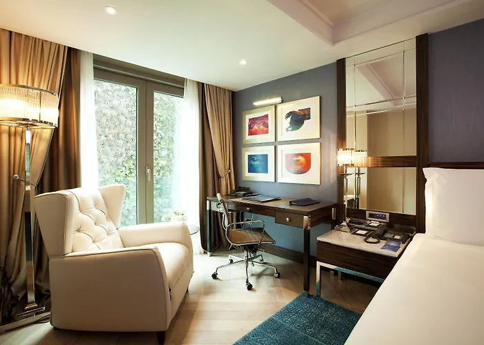 Hotel Radisson Blu Pera 5*